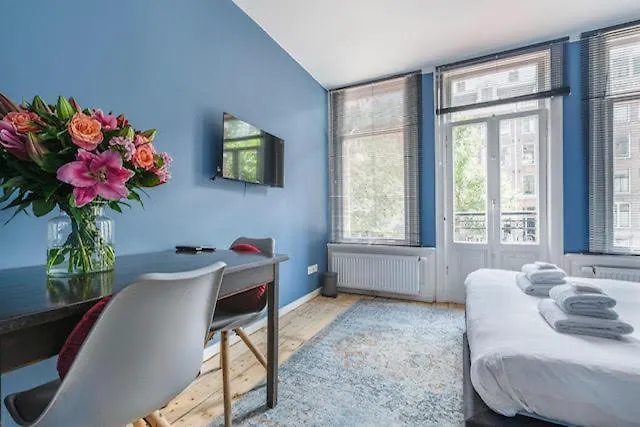 *****  Resident Moose Bed & Breakfast Amsterdam Netherlands